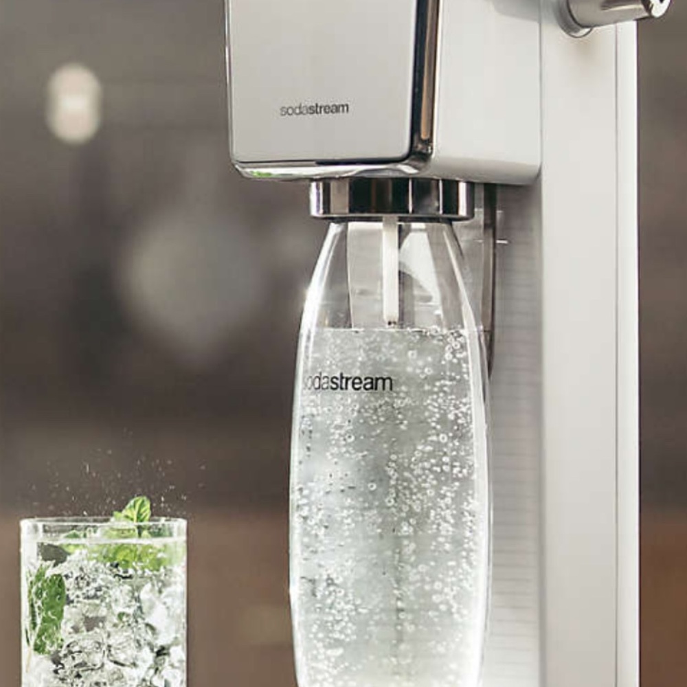 BRAND NEW IN BOX!!!SodaStream Art Sparkling Water Maker in white